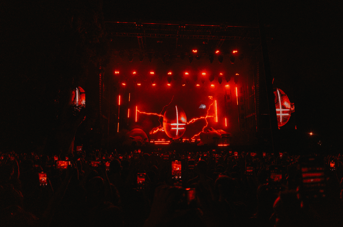 stage-image
